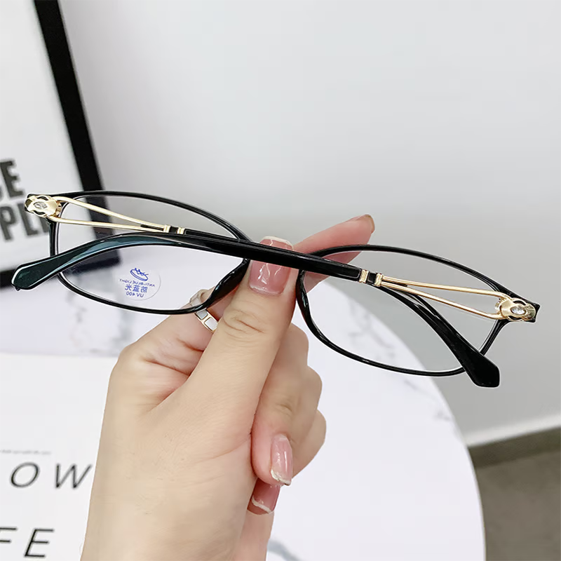 Women's Anti-Blue Light Reading Glasses ~ Stylish Protection for Your Eyes