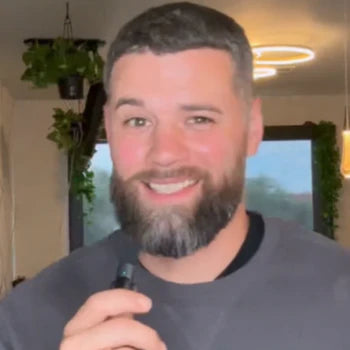 Wireless Lavalier Microphone ~ Professional sound quality, anytime, anywhere-