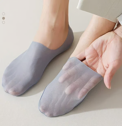 Invisible Breathable Socks ~ Stay-cool comfort that never slips.